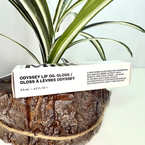 Milk Makeup, Odyssey Lip Oil Gloss, Hydrating lip gloss, Globetrot - Picture 7 of 8